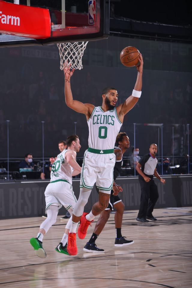 玉被悉心雕 玉被悉心雕