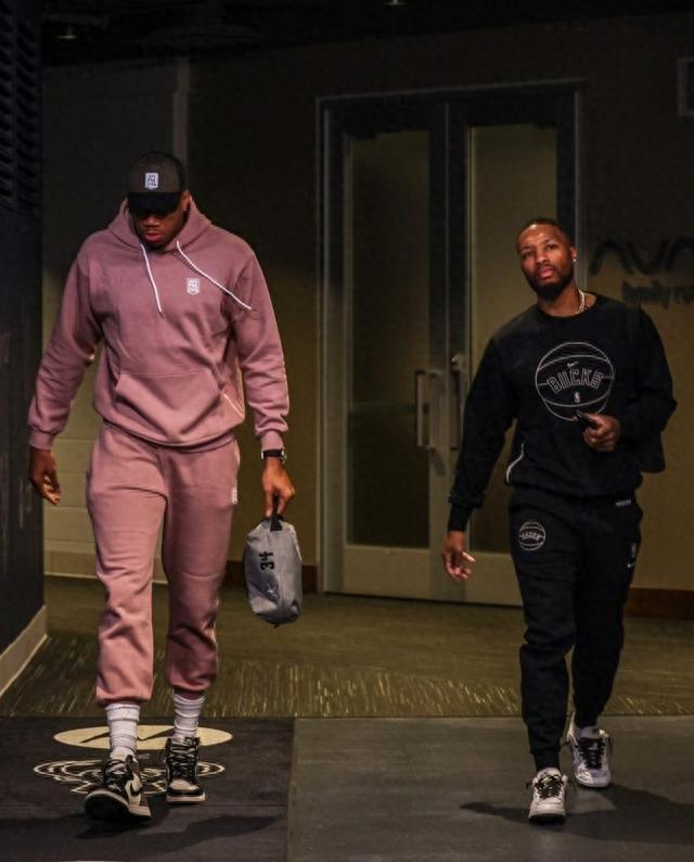 两人处在不 两人处在不